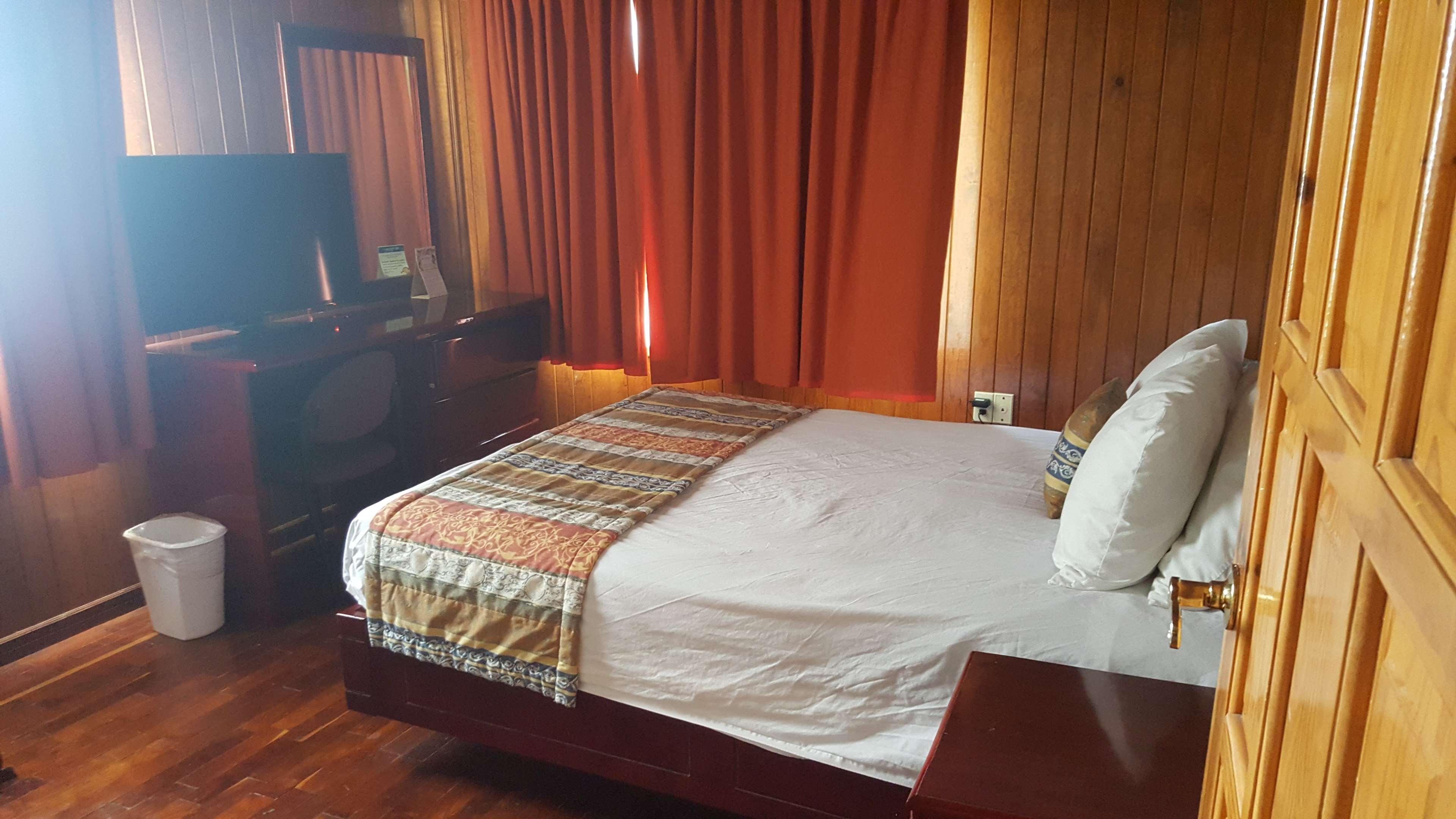 Best Western Bazarell Inn Montemorelos Bagian luar foto