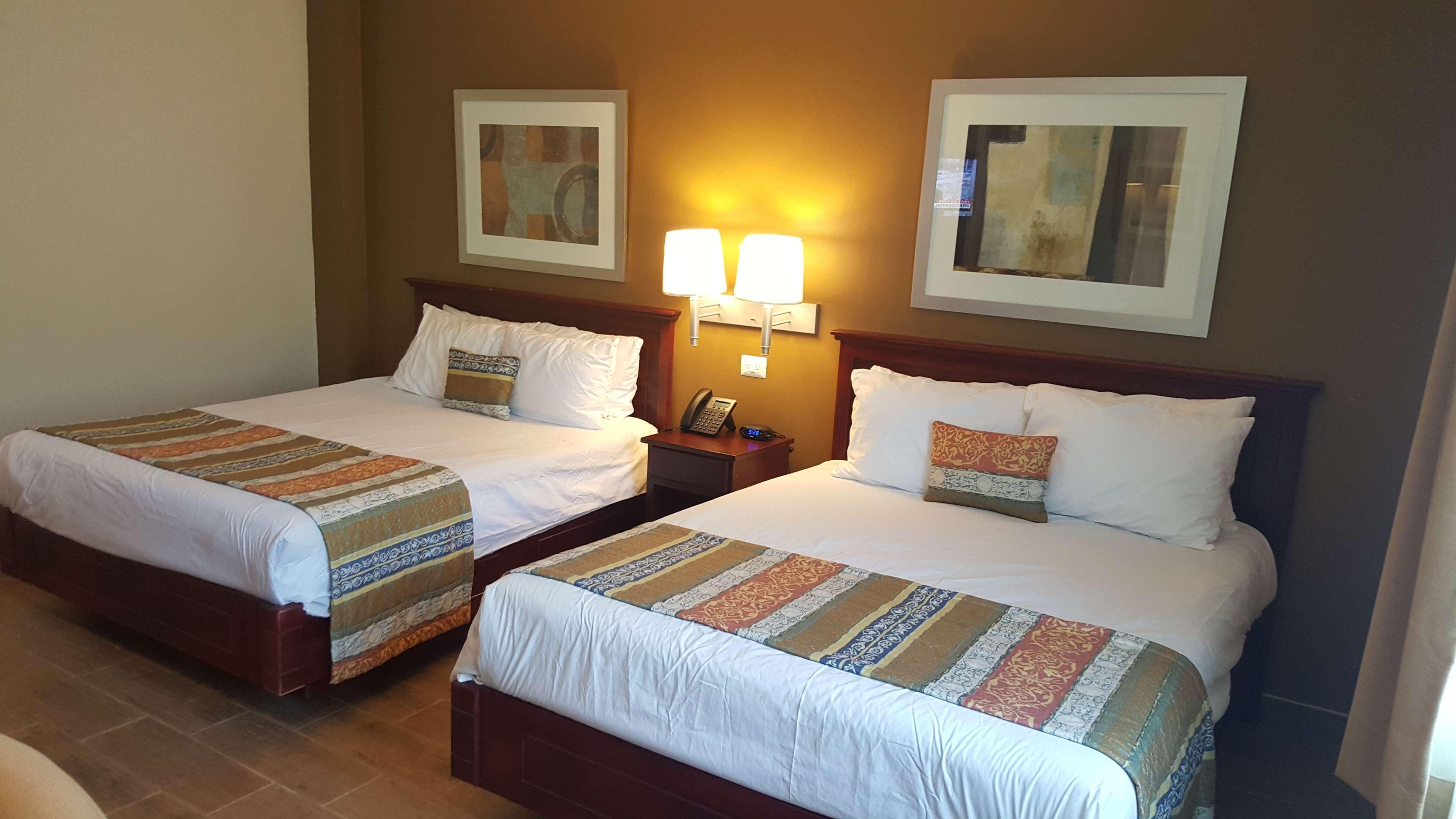Best Western Bazarell Inn Montemorelos Bagian luar foto