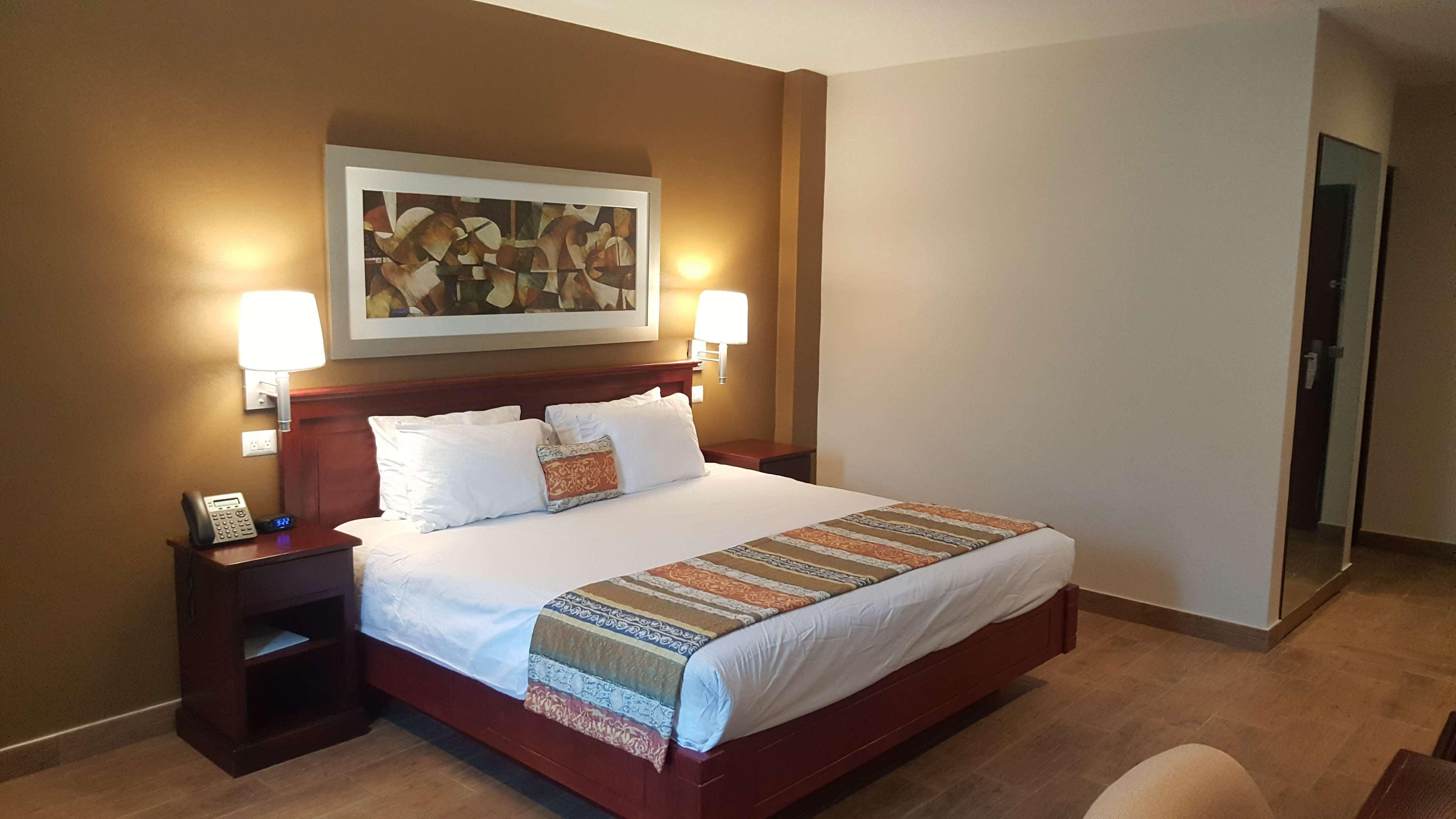 Best Western Bazarell Inn Montemorelos Bagian luar foto