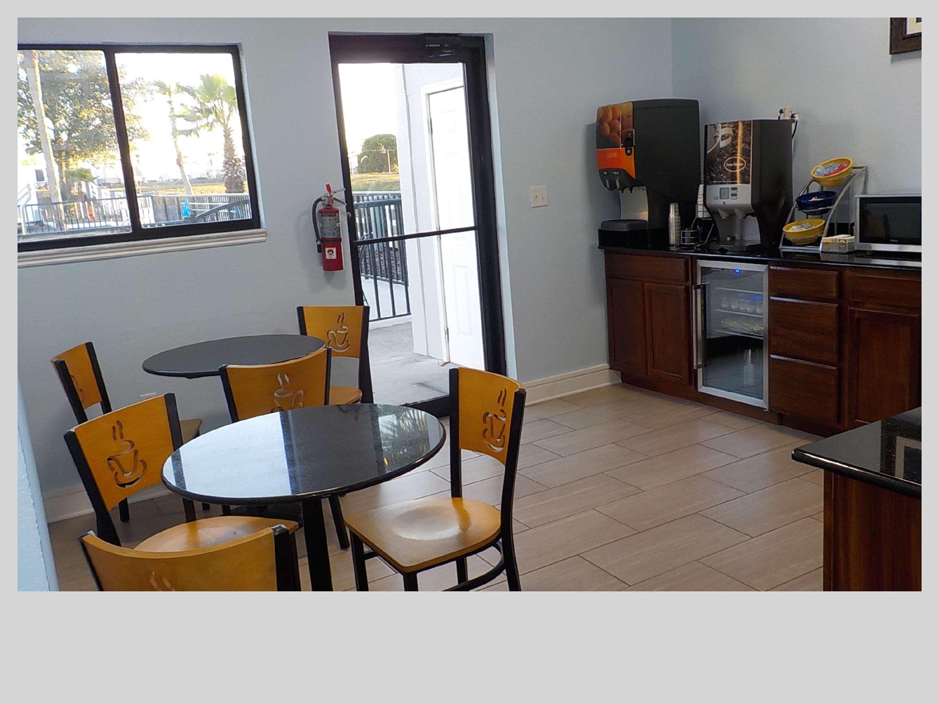 Best Western Bazarell Inn Montemorelos Bagian luar foto