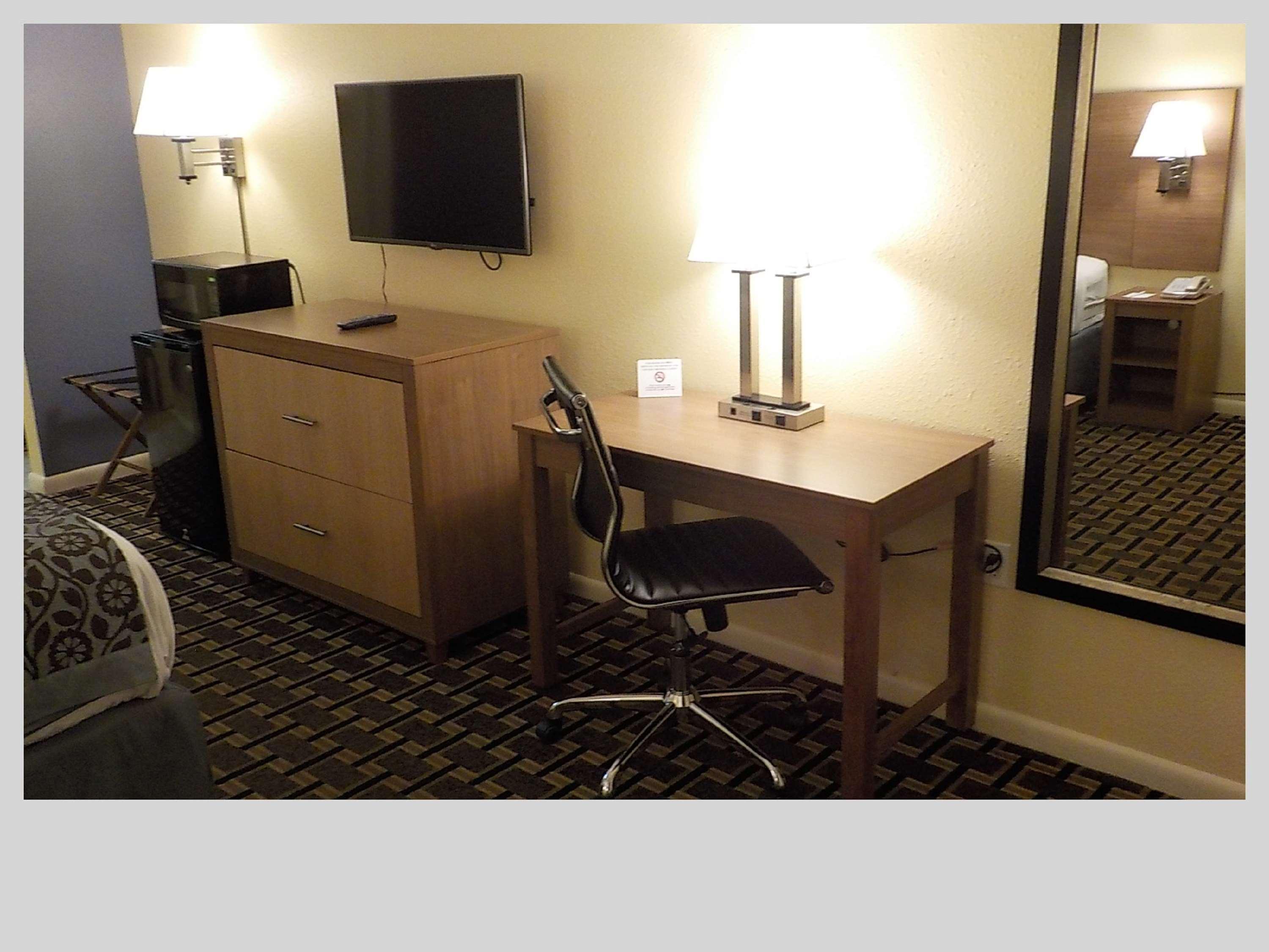 Best Western Bazarell Inn Montemorelos Bagian luar foto