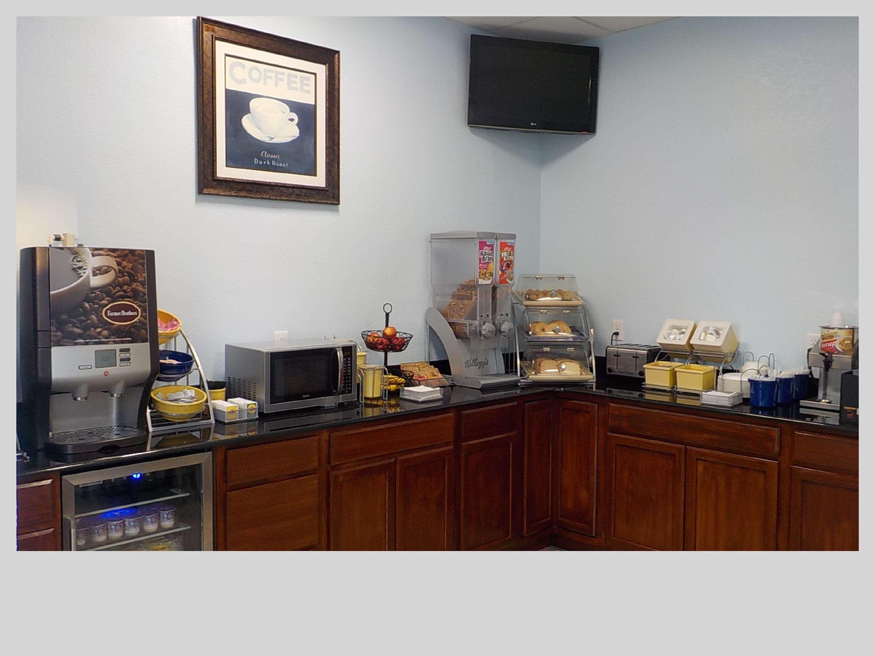Best Western Bazarell Inn Montemorelos Bagian luar foto