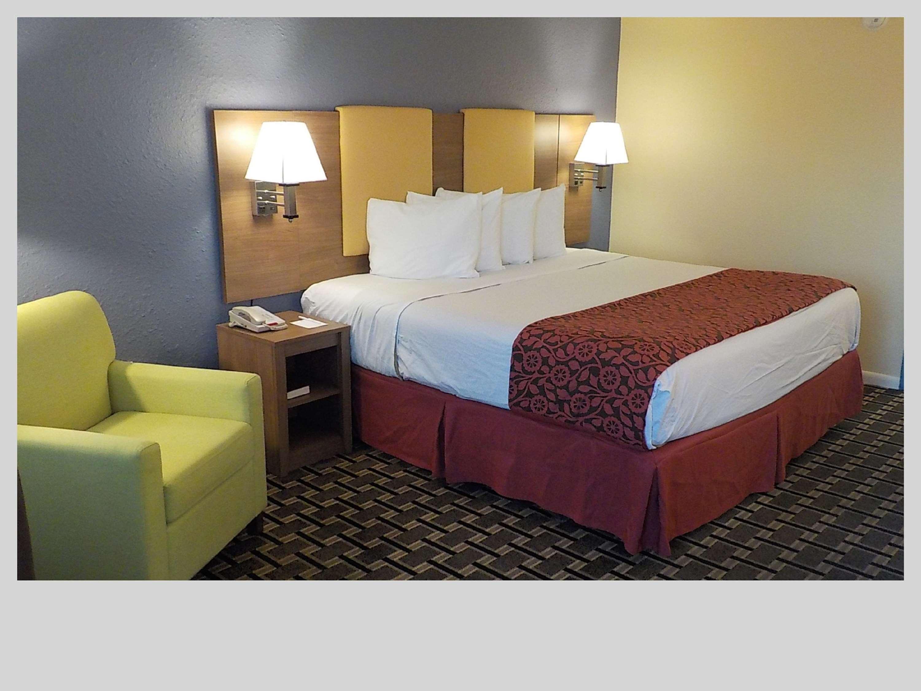 Best Western Bazarell Inn Montemorelos Bagian luar foto