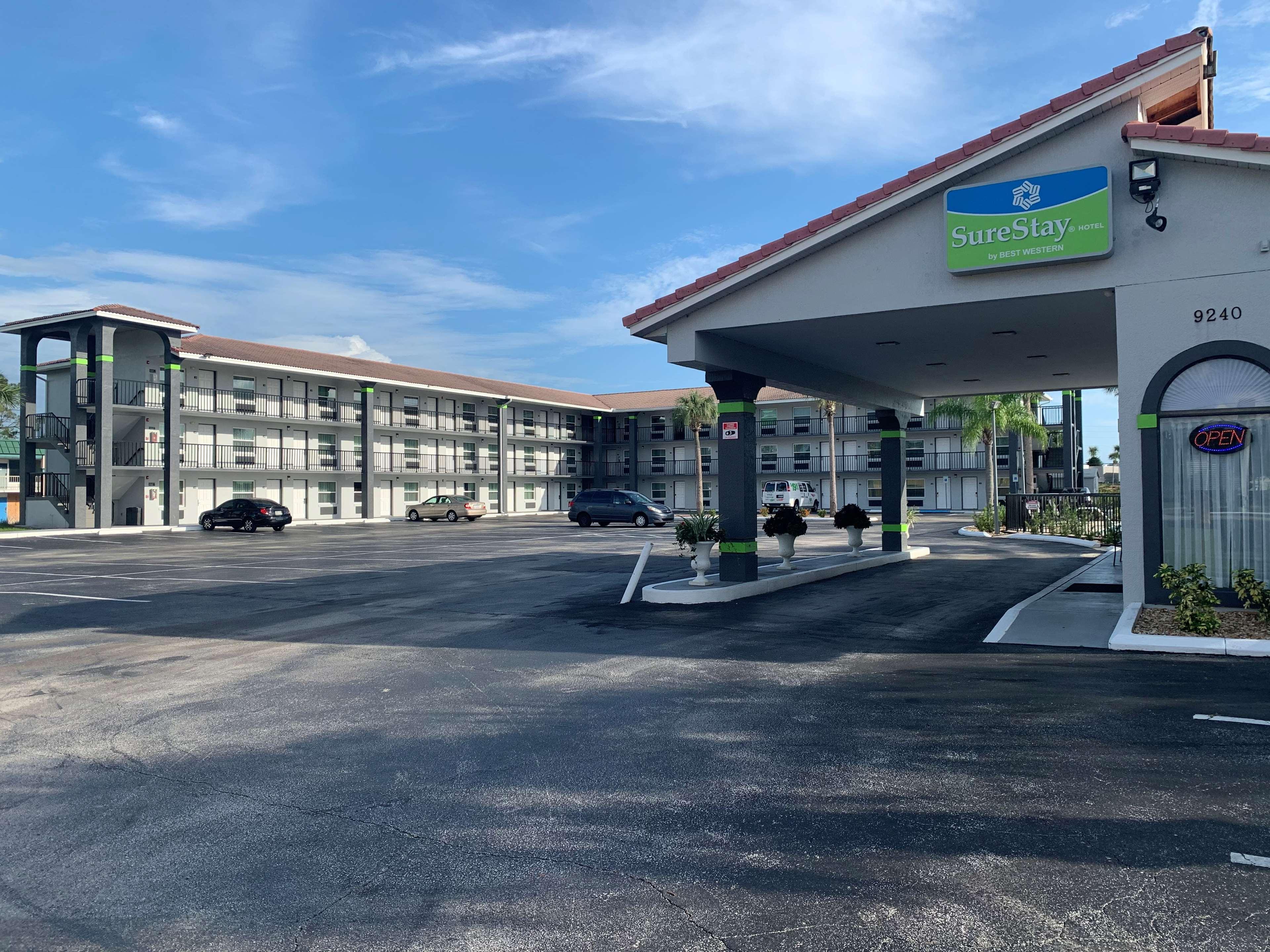 Best Western Bazarell Inn Montemorelos Bagian luar foto
