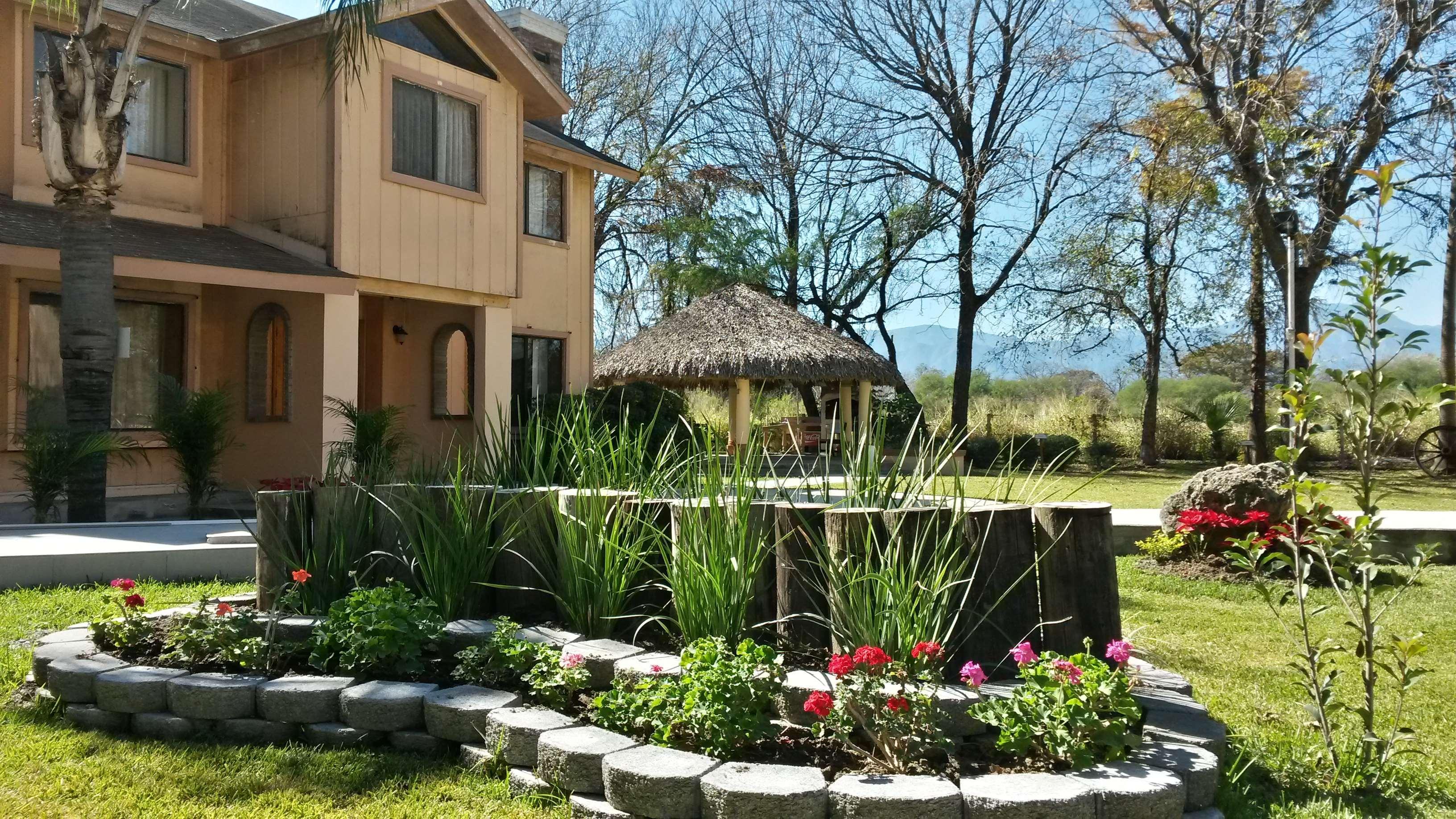 Best Western Bazarell Inn Montemorelos Bagian luar foto