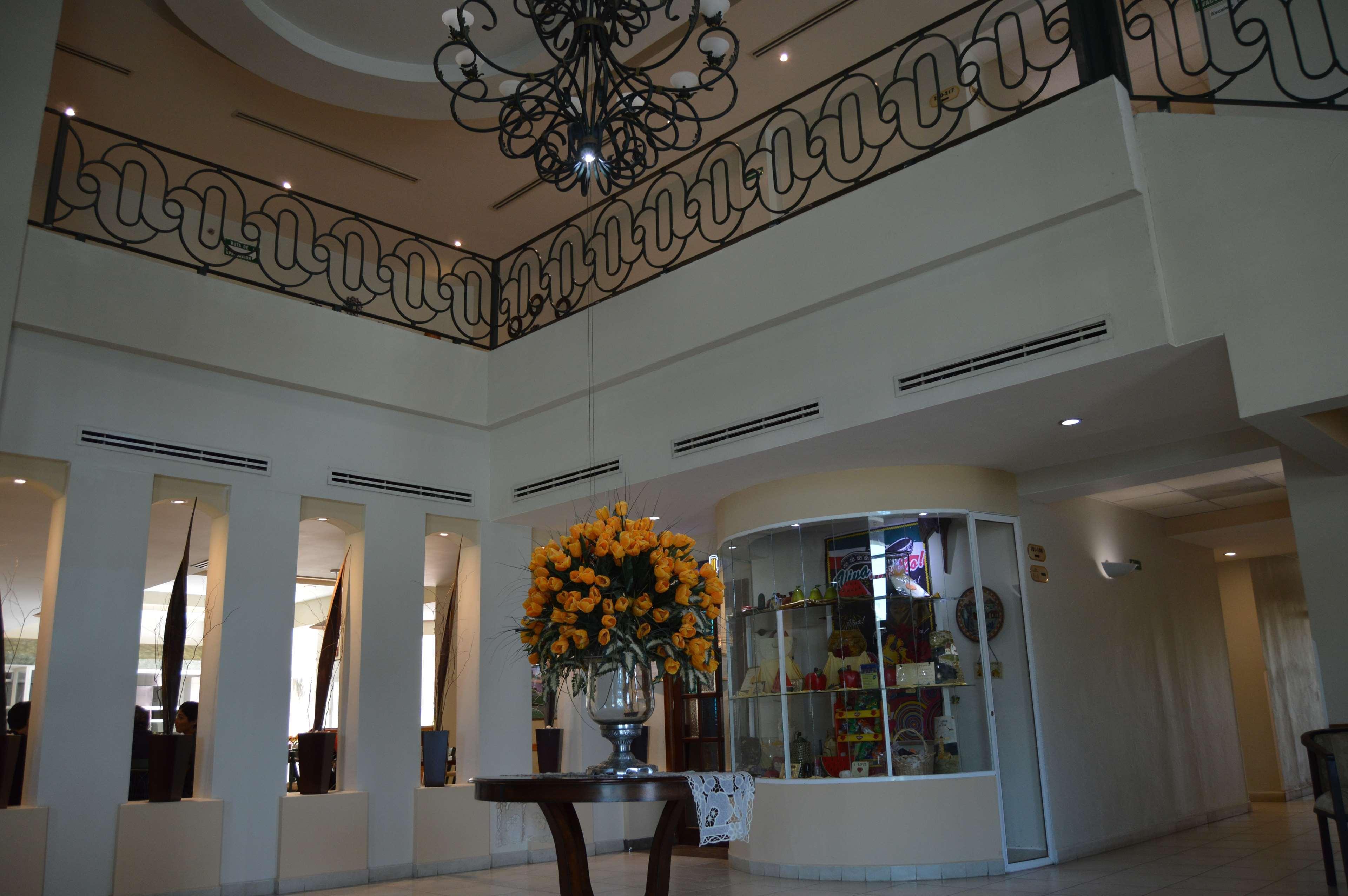 Best Western Bazarell Inn Montemorelos Bagian luar foto