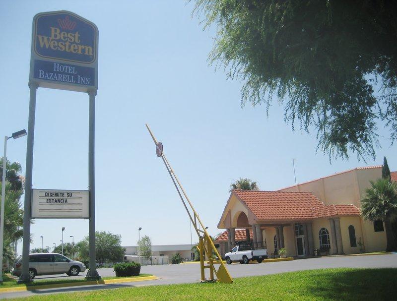 Best Western Bazarell Inn Montemorelos Bagian luar foto