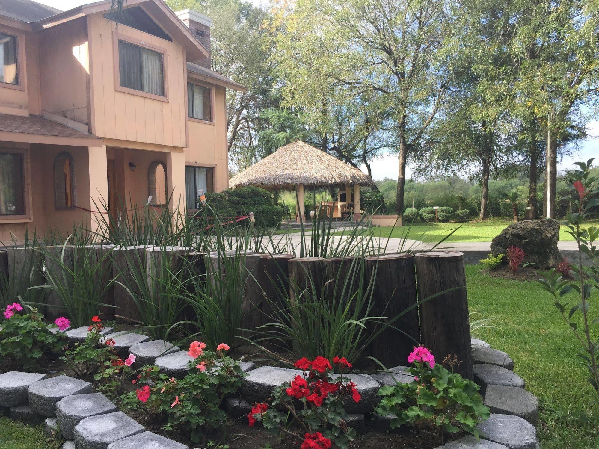 Best Western Bazarell Inn Montemorelos Bagian luar foto
