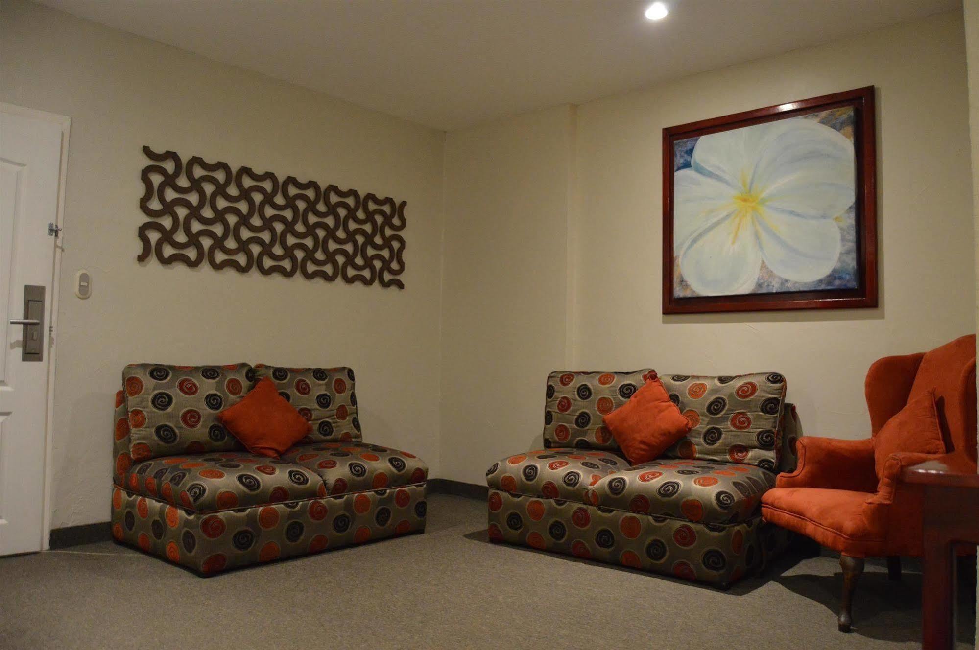 Best Western Bazarell Inn Montemorelos Bagian luar foto