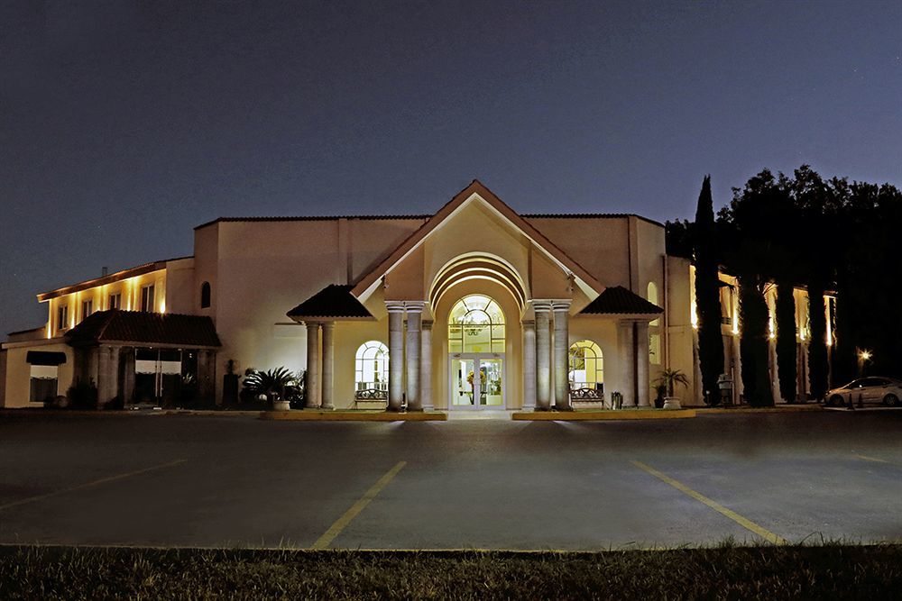Best Western Bazarell Inn Montemorelos Bagian luar foto